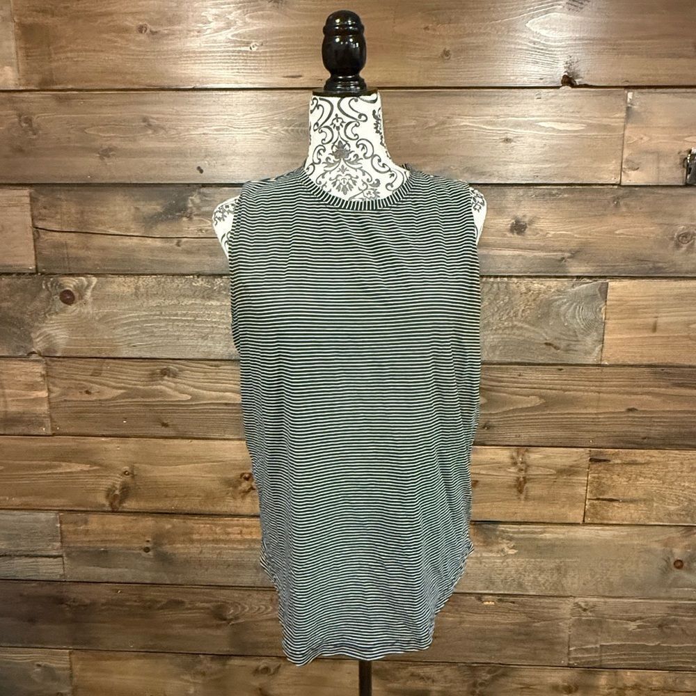 Lululemon Athletica Gray Sleeveless Boxy Muscle Tee